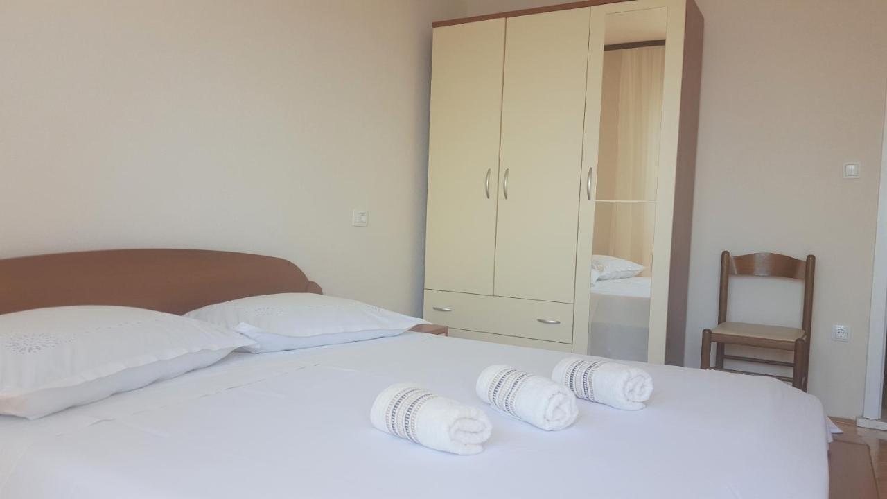 Adriatic Beach Suites Omiš Exterior foto
