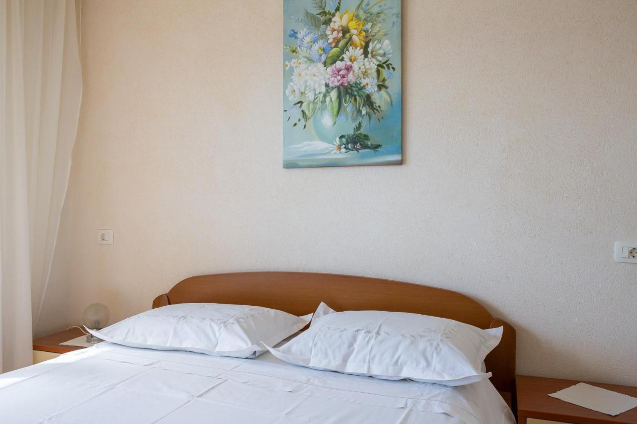 Adriatic Beach Suites Omiš Exterior foto